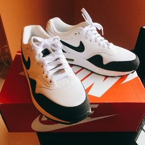 Nike Air Max 1 Essential - New With Box